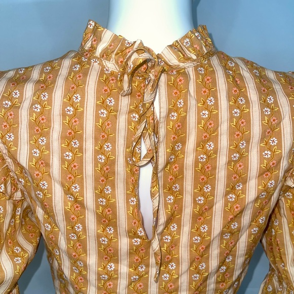 Urban Outfitters ruffle crop top - Picture 7 of 8